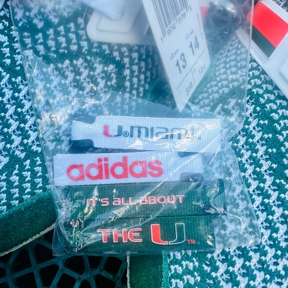 🆕 ADIDAS NCAA x UltraBoost 1.0 'Miami Hurricanes' - NEW - Men Sizes 13 and 10.5 - Picture 6 of 6